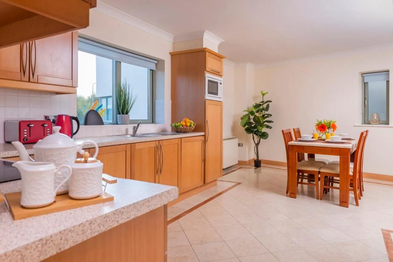 Park Place Apartments Килларни 4*,