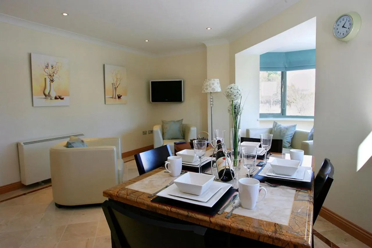 Park Place Apartments Killarney 4*,